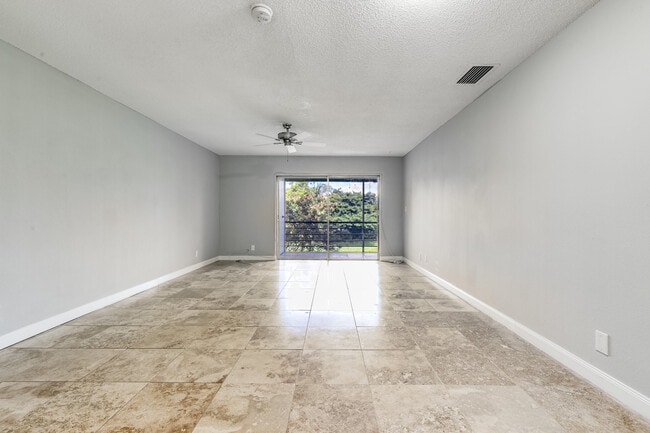 Building Photo - 10693 N Military Trl