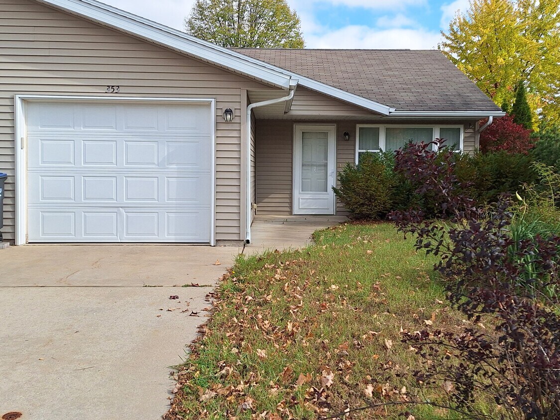 353 Kleeman Ct, Shawano, WI 54166 House Rental in Shawano, WI