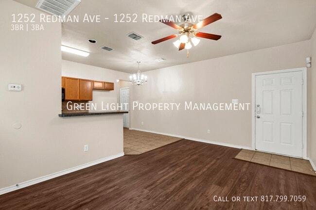 Foto del edificio - 1252 Redman Ave