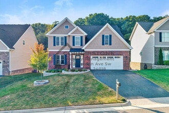 Building Photo - 2737 Russlen Dr