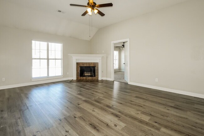 Foto del edificio - 8213 Park Pike