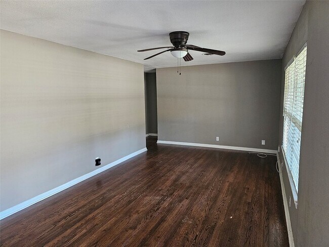 Foto del edificio - 3208 Brown Trail