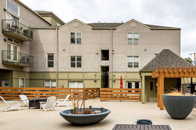 Building Photo - 837 E 17th Ave