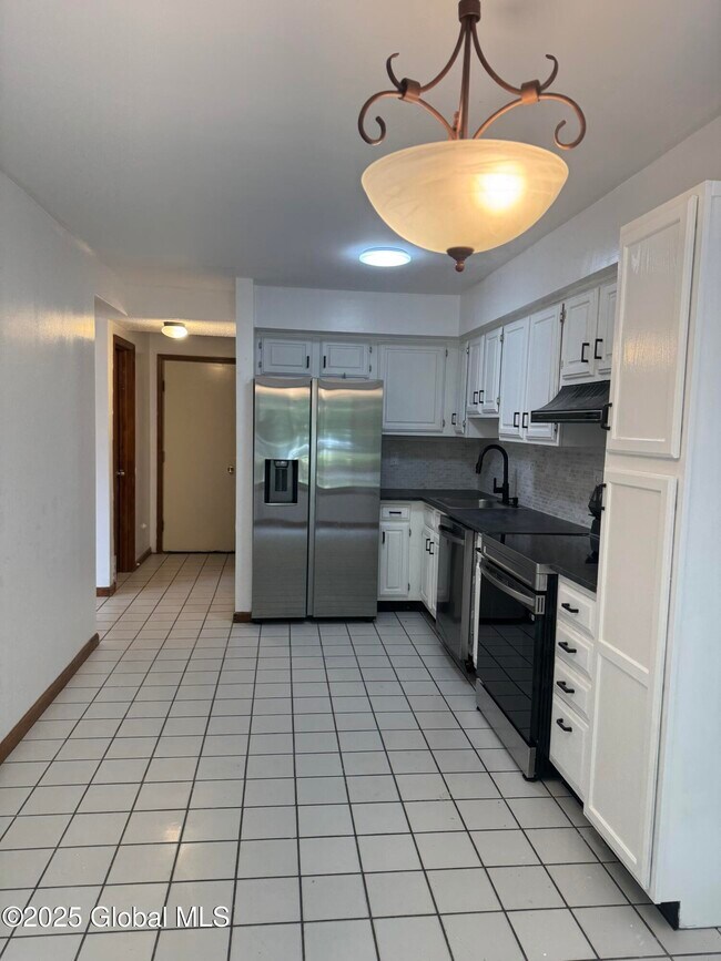 Foto del edificio - 103 Stone Ridge Ct