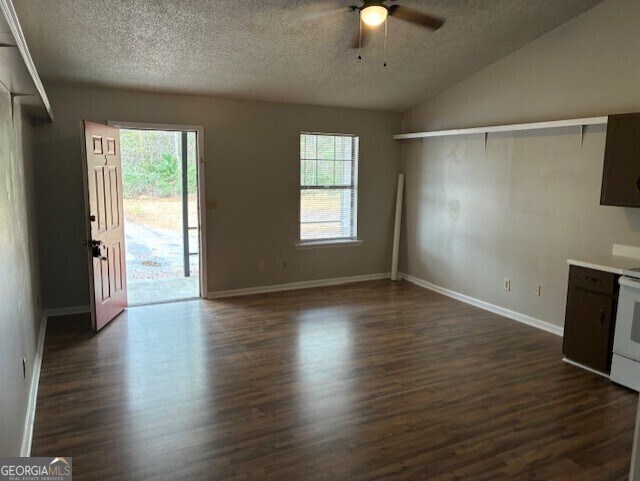 Building Photo - 421 W King Ave