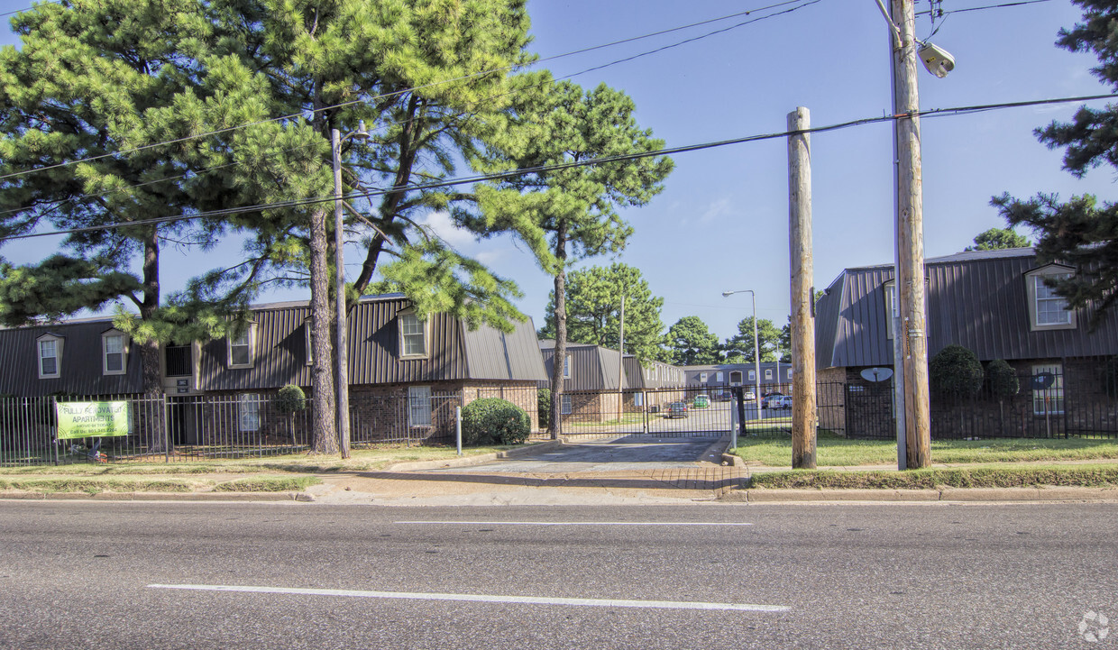 Primary Photo - 2046 Winchester Rd