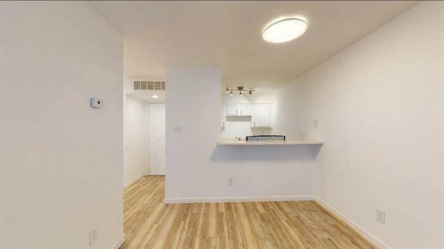 Foto principal - 4717 Columbia Ave