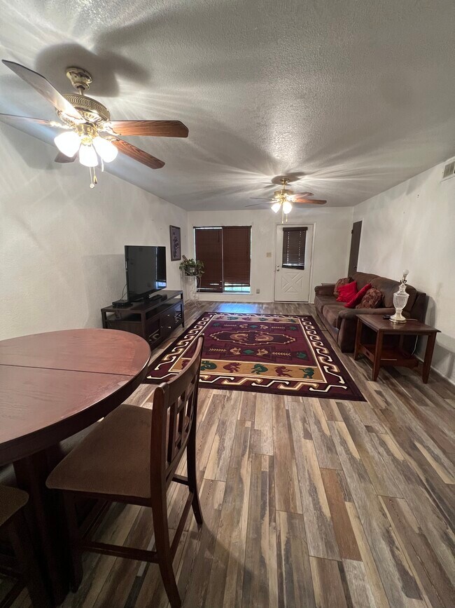 709 Los Arboles, Carlsbad, NM 88220 Townhome Rentals in Carlsbad NM