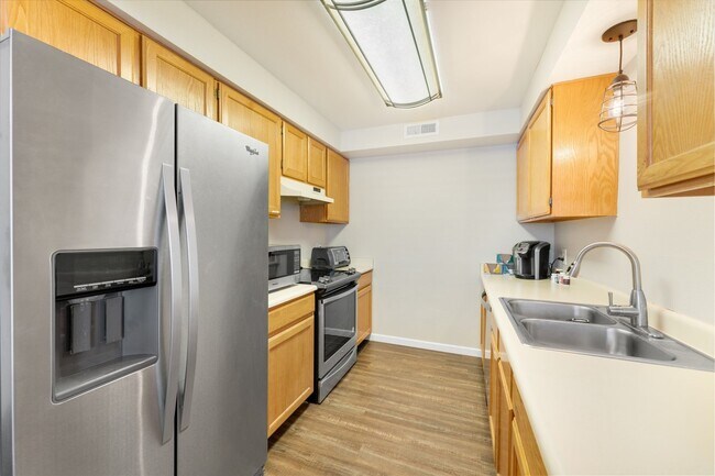Foto del edificio - 2 bedroom downtown condo next to the Hospi...