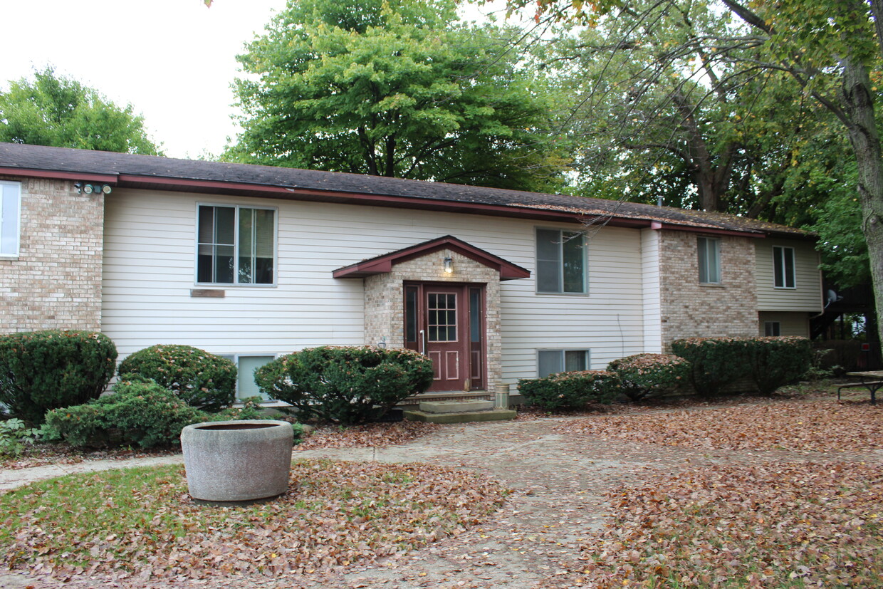 Primary Photo - 3377 W Vienna Rd
