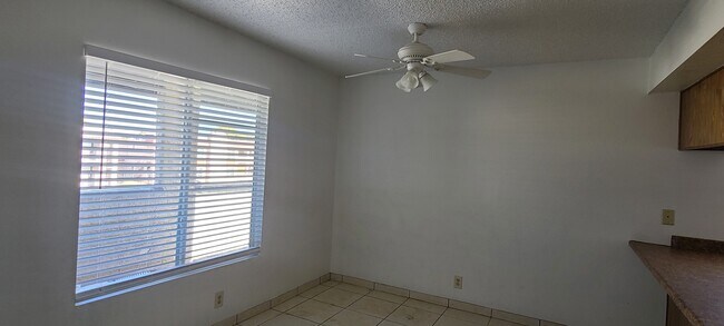 Building Photo - 6225 Bellota Dr