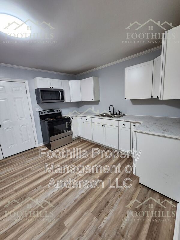 Foto del edificio - 3311 Berry Ln