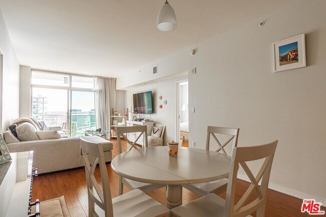 Foto del edificio - 13700 Marina Pointe Dr