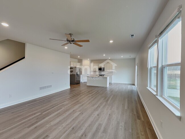 Foto del edificio - 9028 Henley Ave