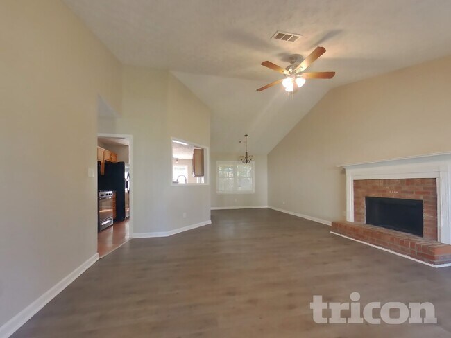 Foto del edificio - 420 Austin Dr