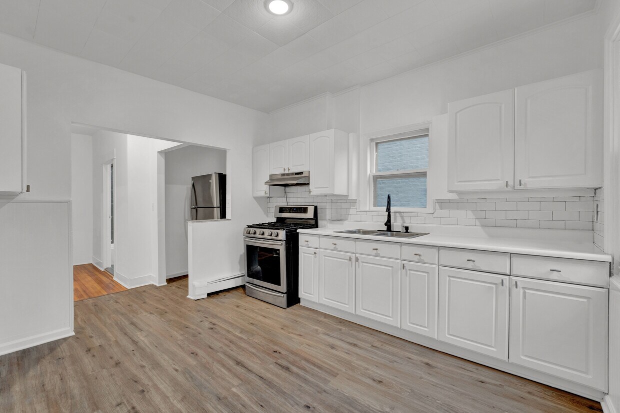 Primary Photo - 8806 4th Ave