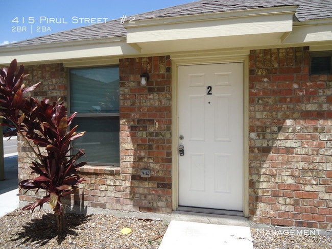 Building Photo - 415 W Pirul St