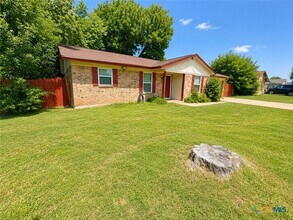 Building Photo - 1709 Shoemaker Dr