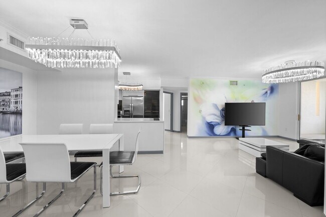 Foto del edificio - 17100 N Bay Rd