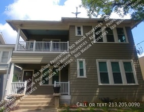 Building Photo - 411 W Mistletoe Ave