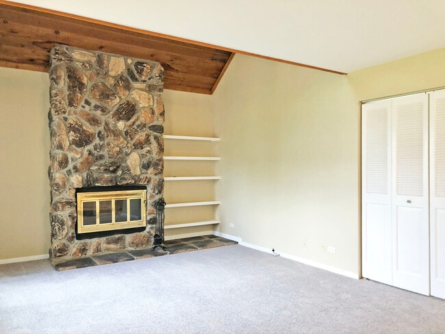 Building Photo - 749 Shepard Ct