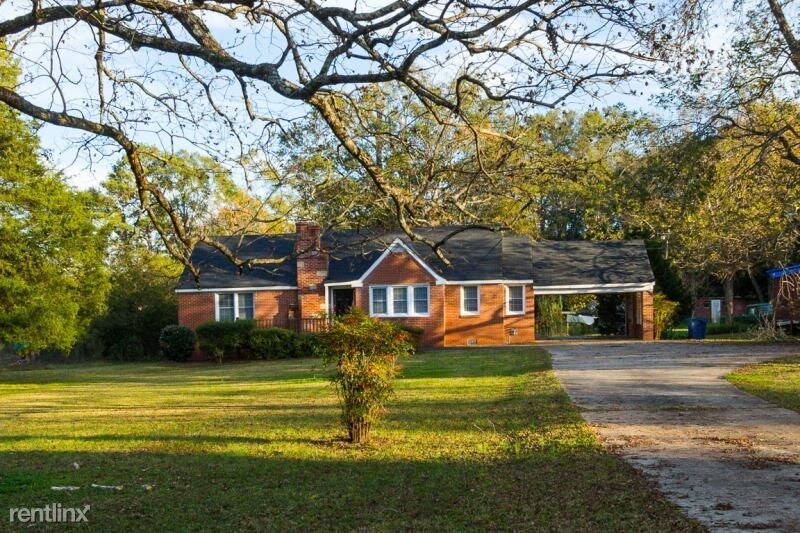 Primary Photo - 3 br, 2 bath House - 301 Old Griffin Rd
