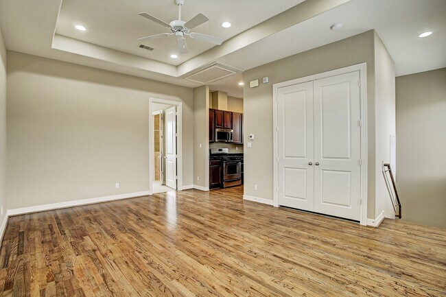 Building Photo - 3830 Center Plaza Dr