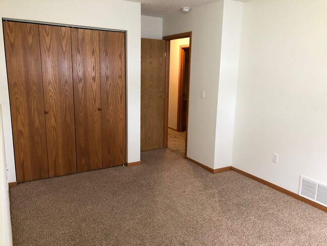 Foto del edificio - 3 Bed 2 Bath Twin Home