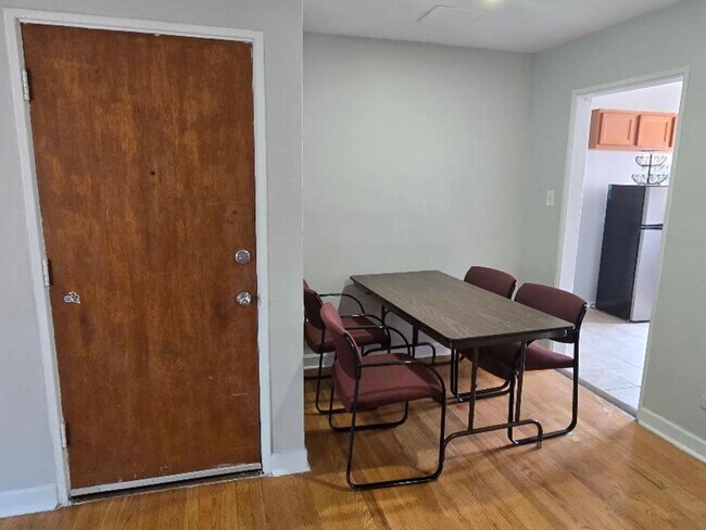Foto del edificio - 6106 N Damen Ave