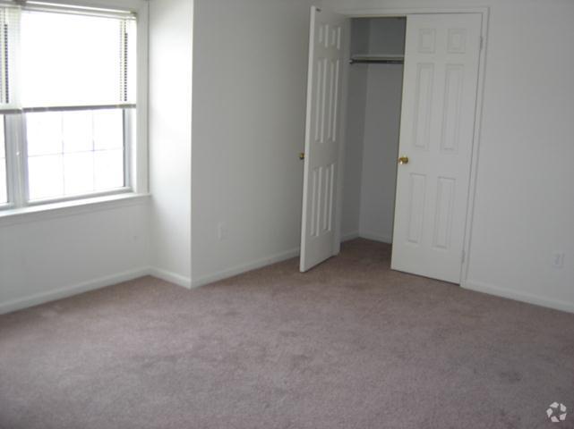 Bedroom - Sutton Place Apartments