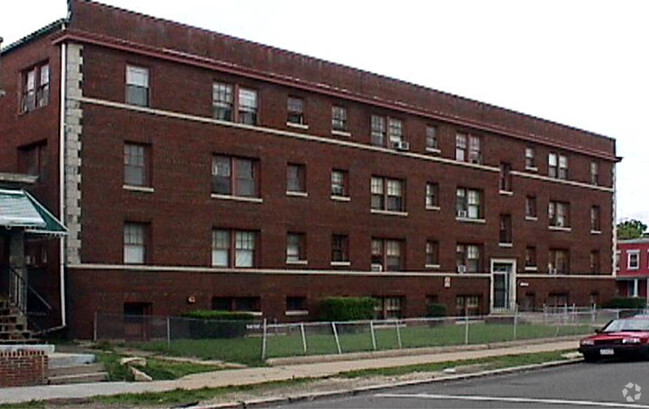 Building Photo - McGill Row