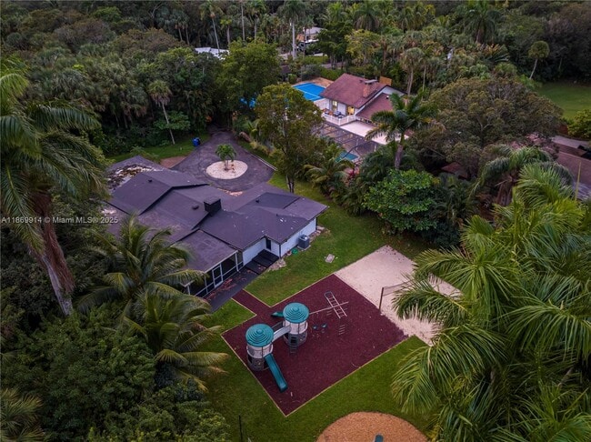 Foto del edificio - 2100 SW 28th Way