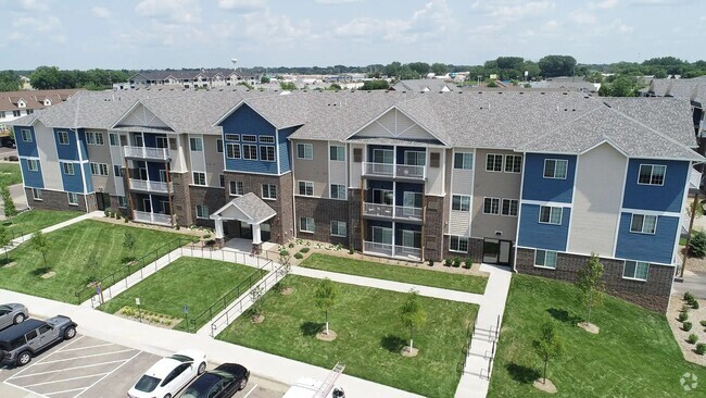 Building Photo - Gateway Green Apartments