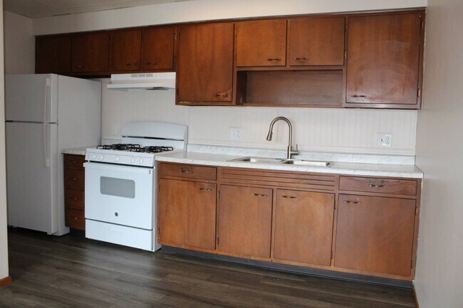 Foto del edificio - 1314 Maple Dr