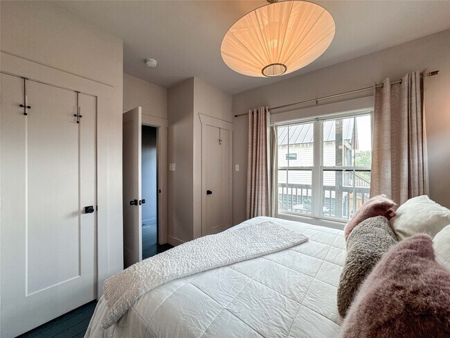 Foto del edificio - 1208 32nd St