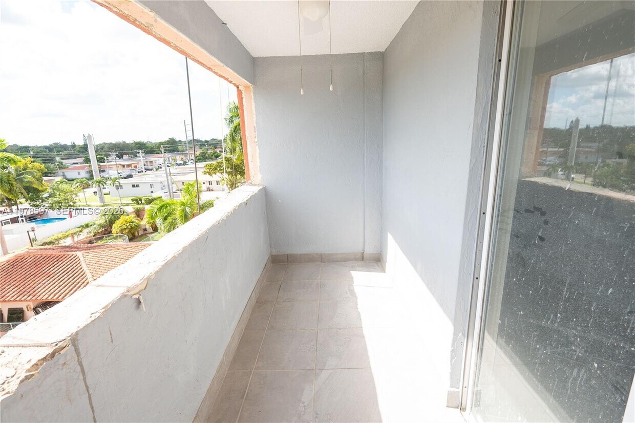 Foto del edificio - 5050 NW 7th St