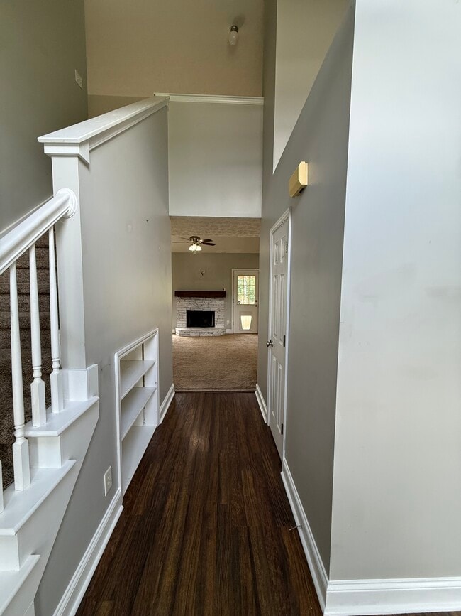 Building Photo - 945 Lochwolde Ln
