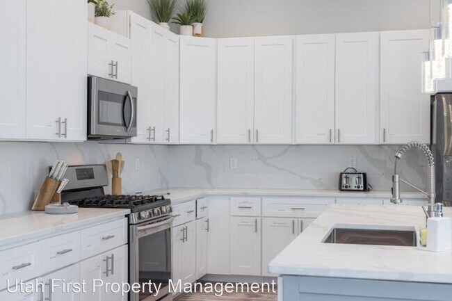 Foto del edificio - 4 br, 5 bath House - 3271 Retreat Drive