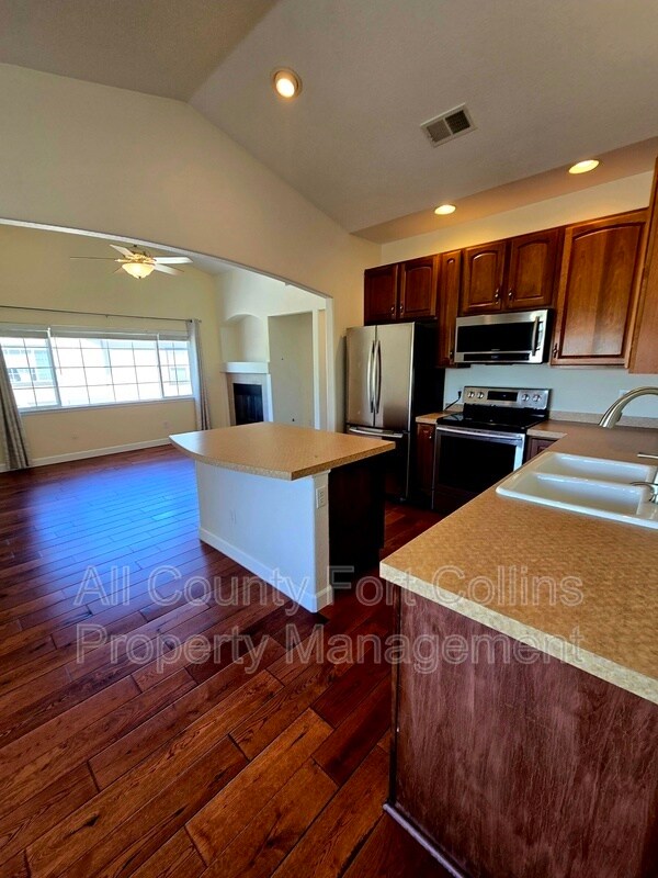 Foto del edificio - 5014 Brookfield Dr