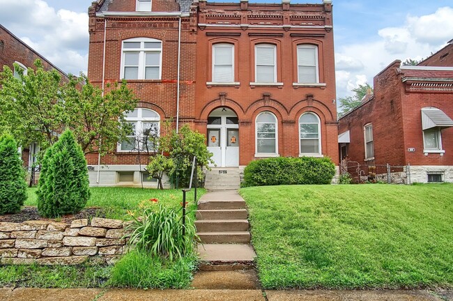 Building Photo - 2927 Magnolia Ave