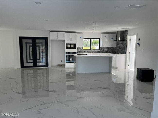 Building Photo - 5313 Bayview Ct