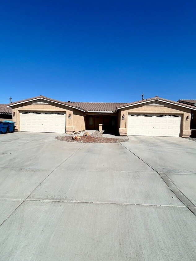 Primary Photo - 2895 Havasupai Blvd