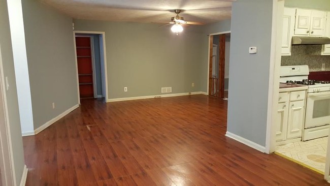 Building Photo - 6315 Valley Dale Dr