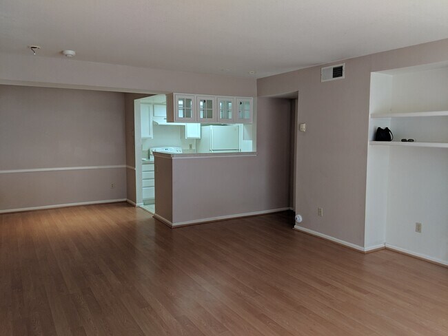 Foto del edificio - DTC Ground Floor 2 Bedroom 2 Bath Condo For Rent - Great Location and Amenities