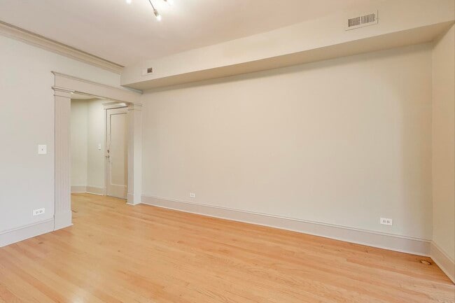 Building Photo - 6146 S Evans Ave