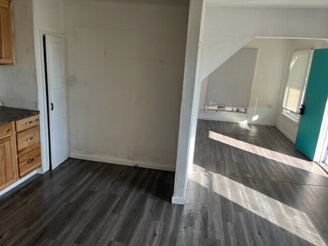 Foto del edificio - 1610 N Anglin St
