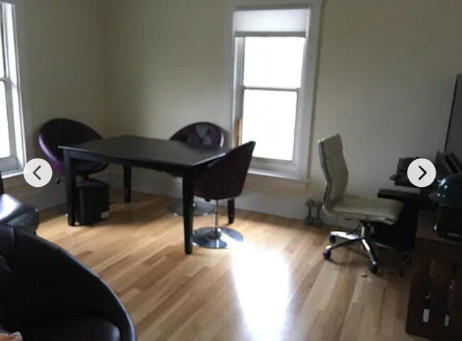 Foto del edificio - 301 W Illinois St