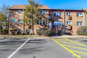 Building Photo - 18 College Dr