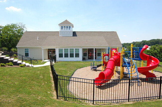 Building Photo - The Willows at Manor Heights