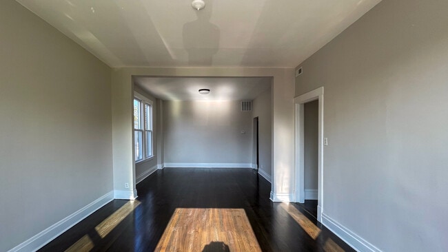 Building Photo - 2242 N Spaulding Ave